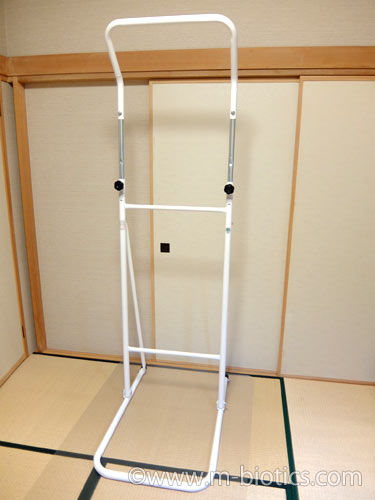 ぶら下がり健康器」の効果～一日10秒ぶら下がって猫背が改善
